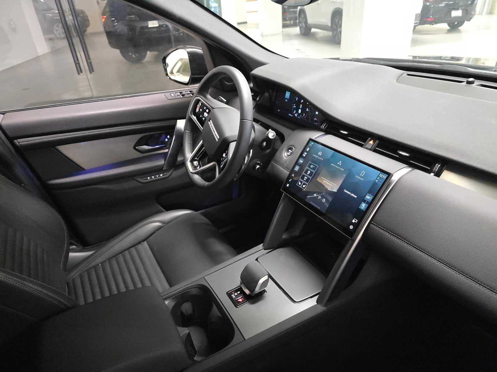 Certified 2025 Land Rover Discovery Sport Dynamic SE image 11