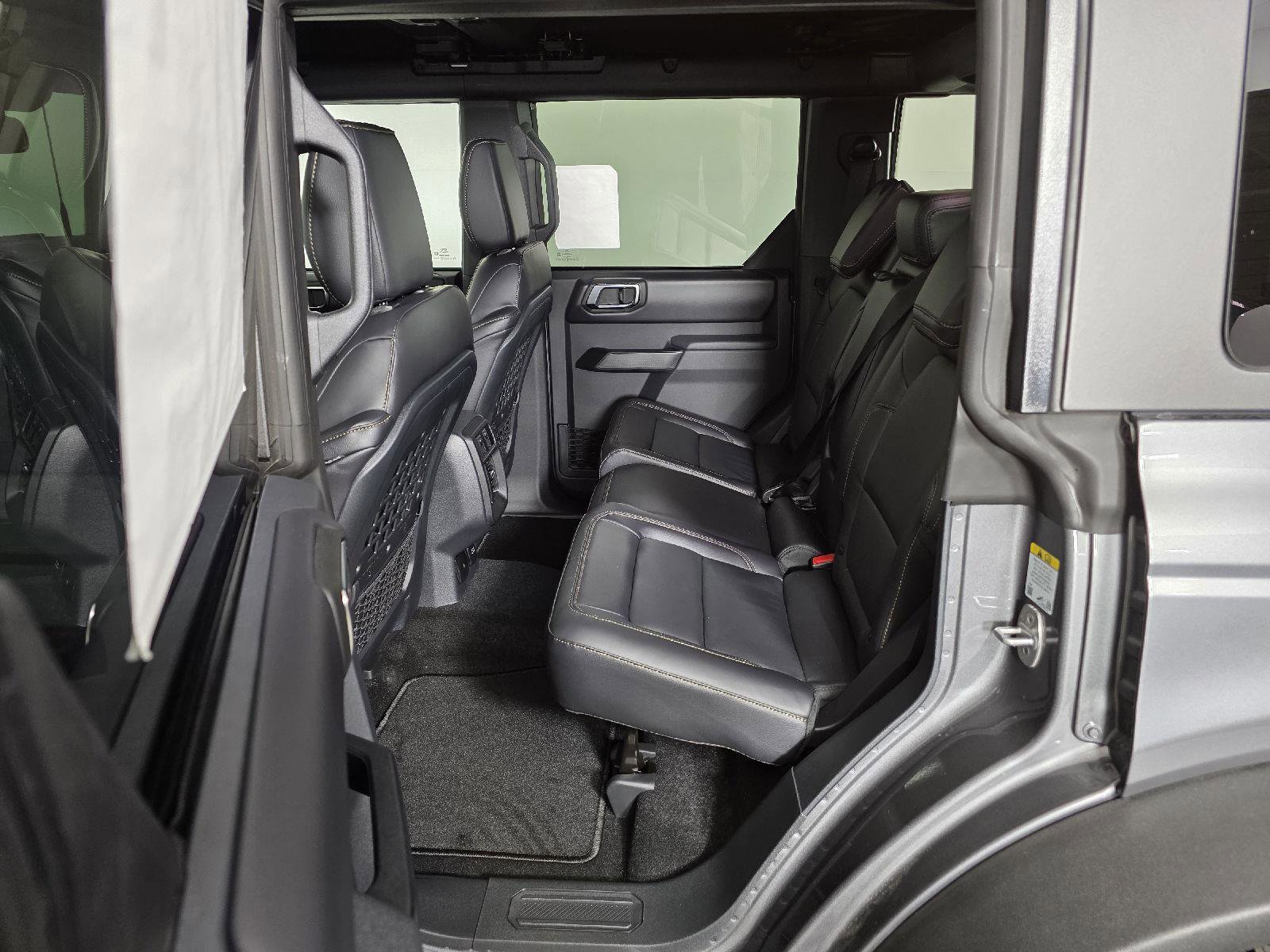 Used 2025 Ford Bronco Badlands image 15