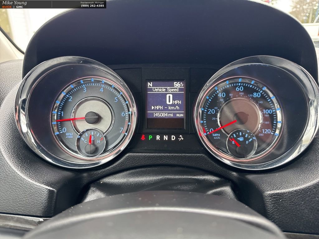 Used 2013 Chrysler Town & Country Touring image 20