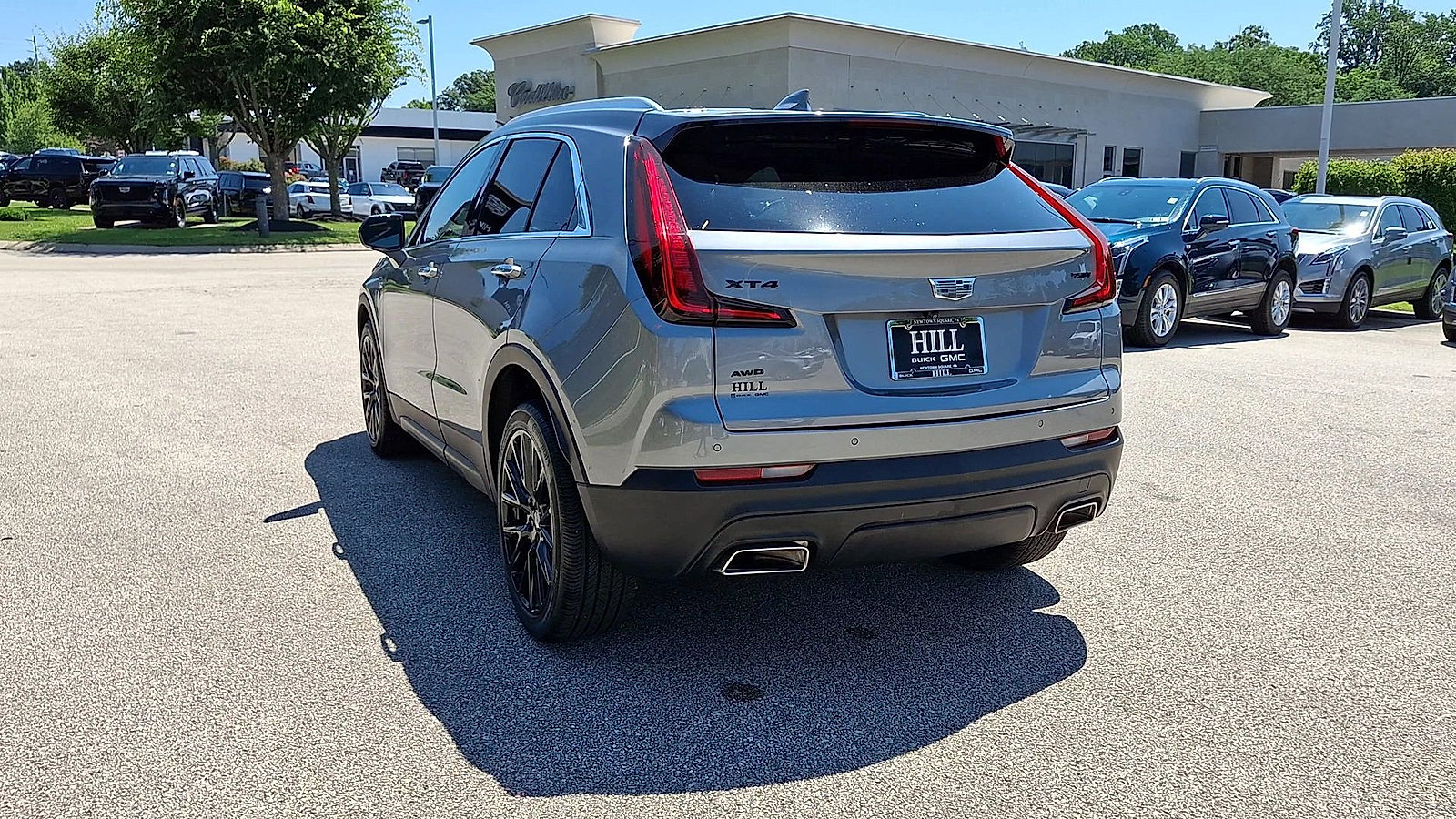 Used 2023 Cadillac XT4 Luxury w/ LPO, Onyx Lite Package AWD/4WD image 7