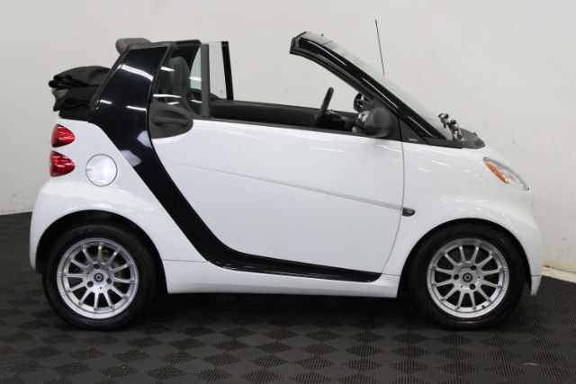Used 2012 smart fortwo passion RWD image 5