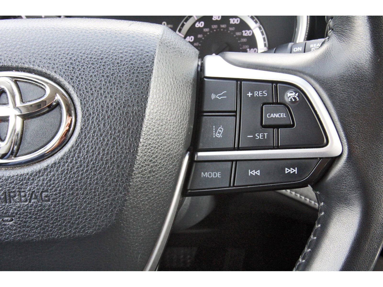 Used 2023 Toyota Highlander XLE image 20