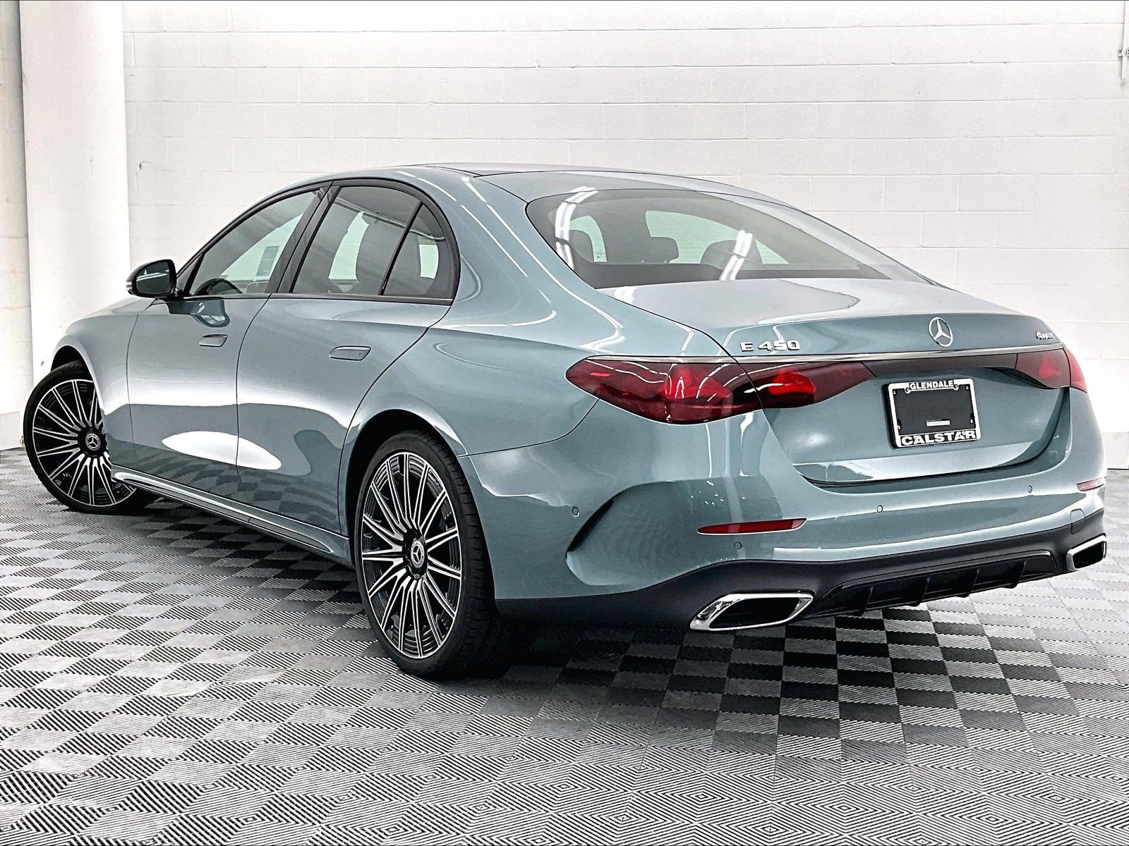 New 2027 Mercedes-Benz E 450 4MATIC Sedan image 2
