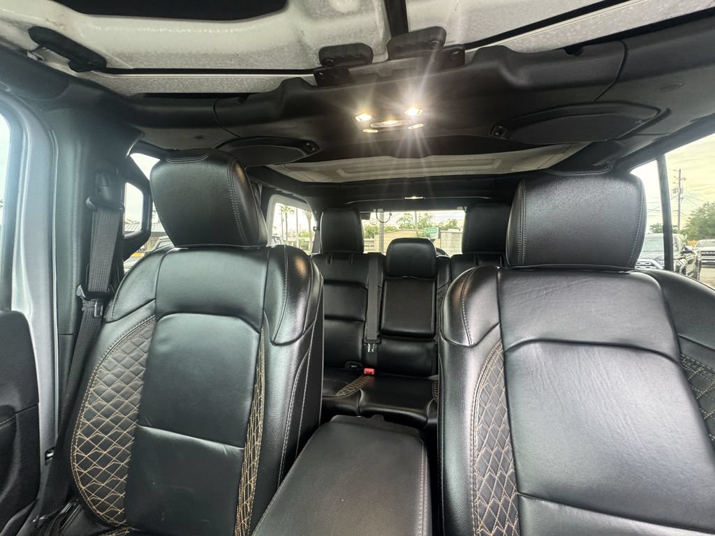 Used 2020 Jeep Wrangler Unlimited Sahara AWD/4WD image 11
