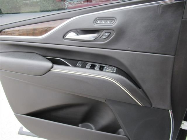 Certified 2024 Cadillac Escalade Sport Platinum w/ LPO, ONYX Package AWD/4WD image 23