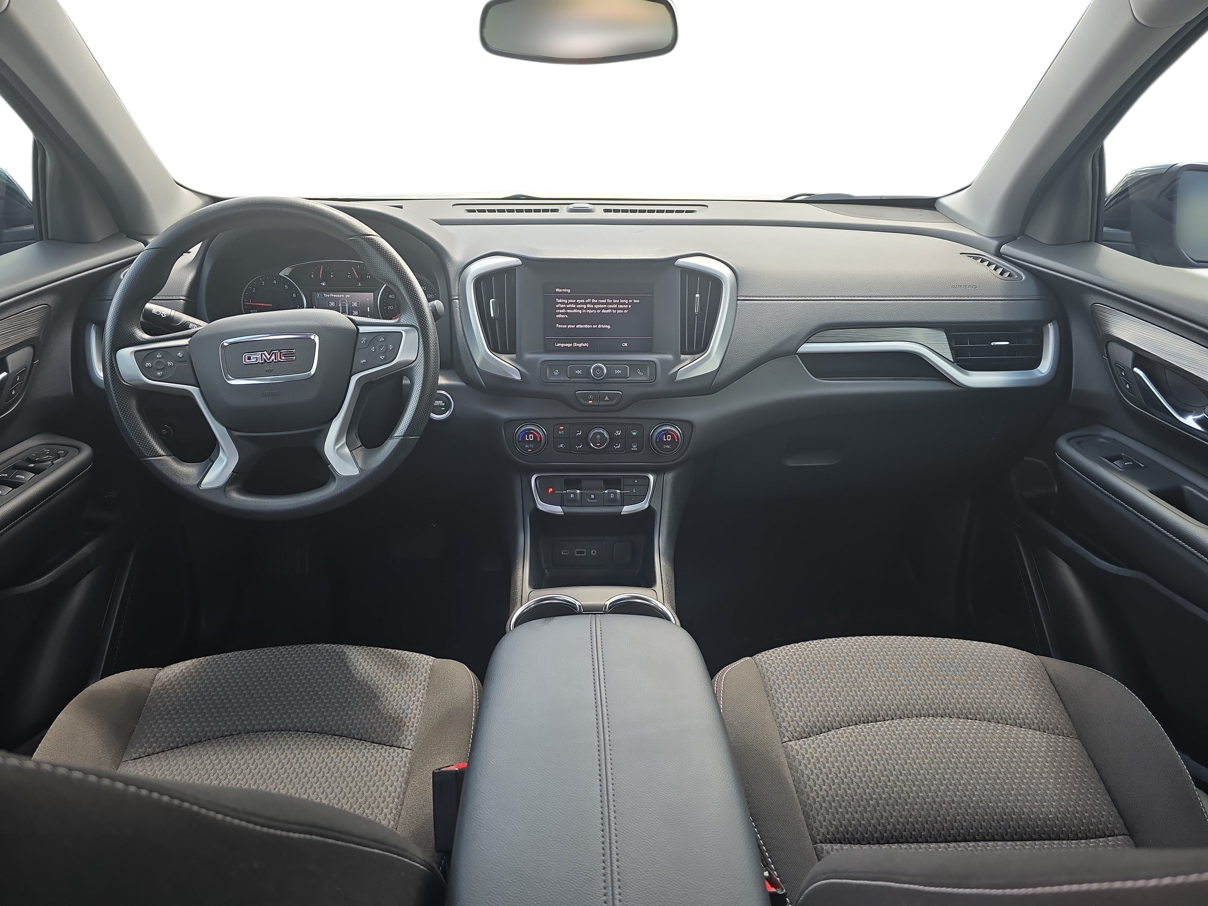 Used 2024 GMC Terrain SLE w/ Driver Convenience Package FWD image 9