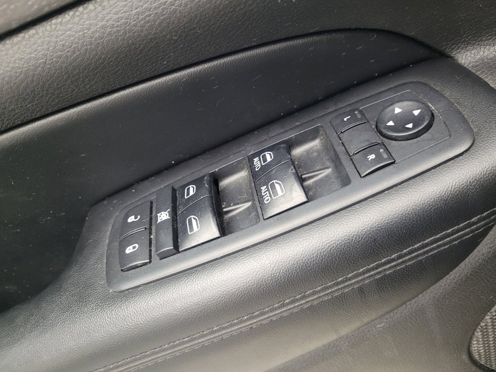 Used 2017 Jeep Grand Cherokee Laredo w/ Quick Order Package 23E image 27