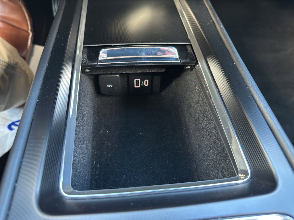 Used 2025 Lincoln Corsair Premiere image 18