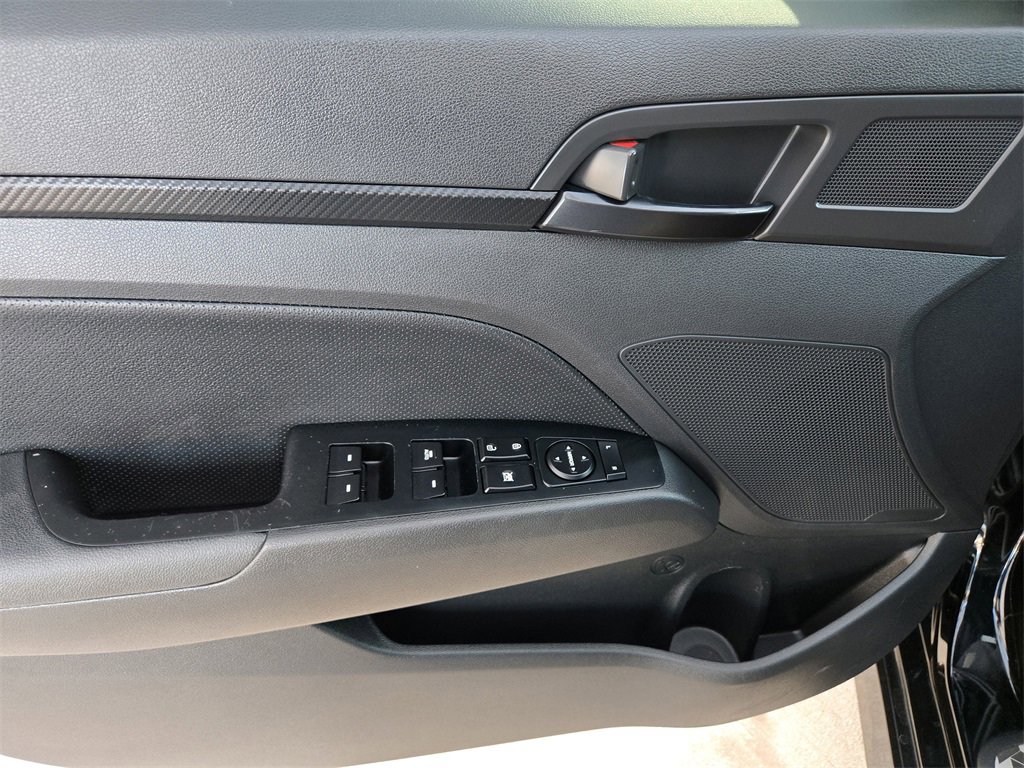 Used 2018 Hyundai Elantra Sport image 32