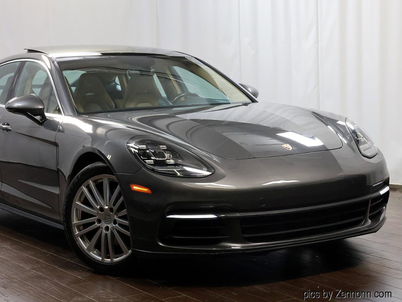 Used 2017 Porsche Panamera Sedan image 2