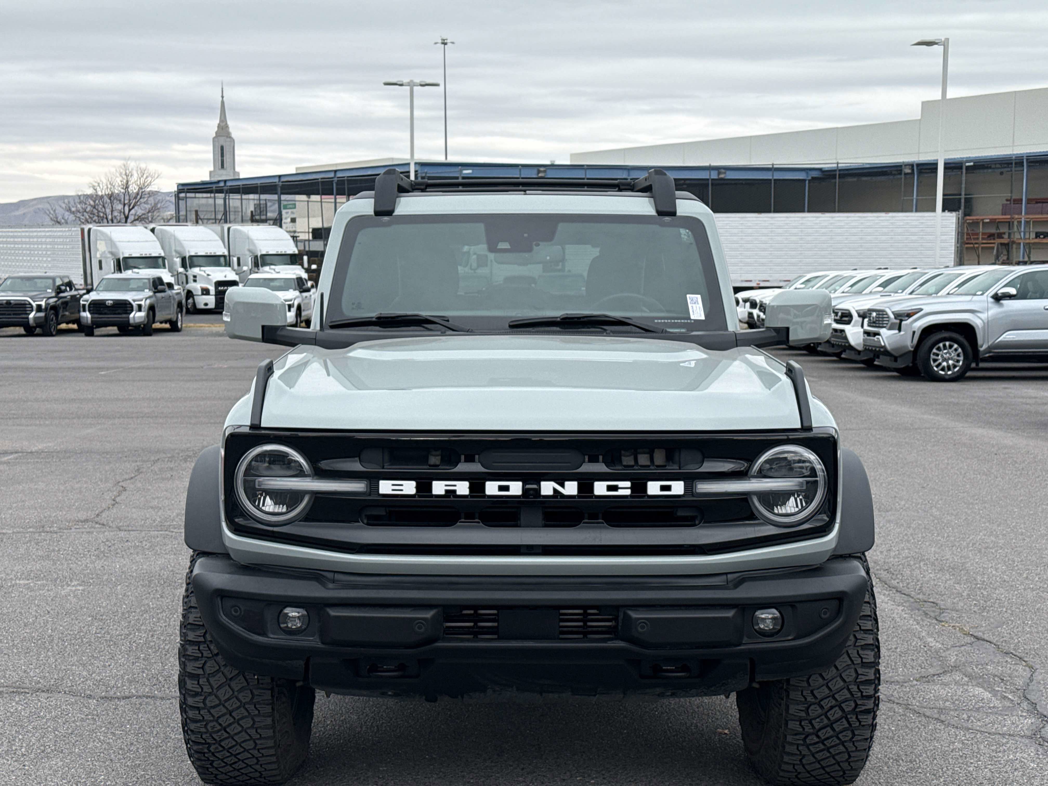 Used 2023 Ford Bronco Outer Banks w/ Sasquatch Package image 2