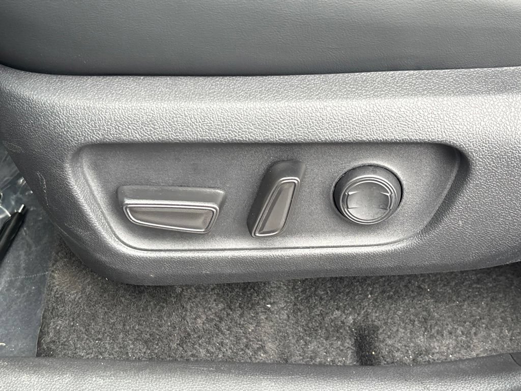 Used 2026 Toyota RAV4 XLE Premium AWD/4WD image 10