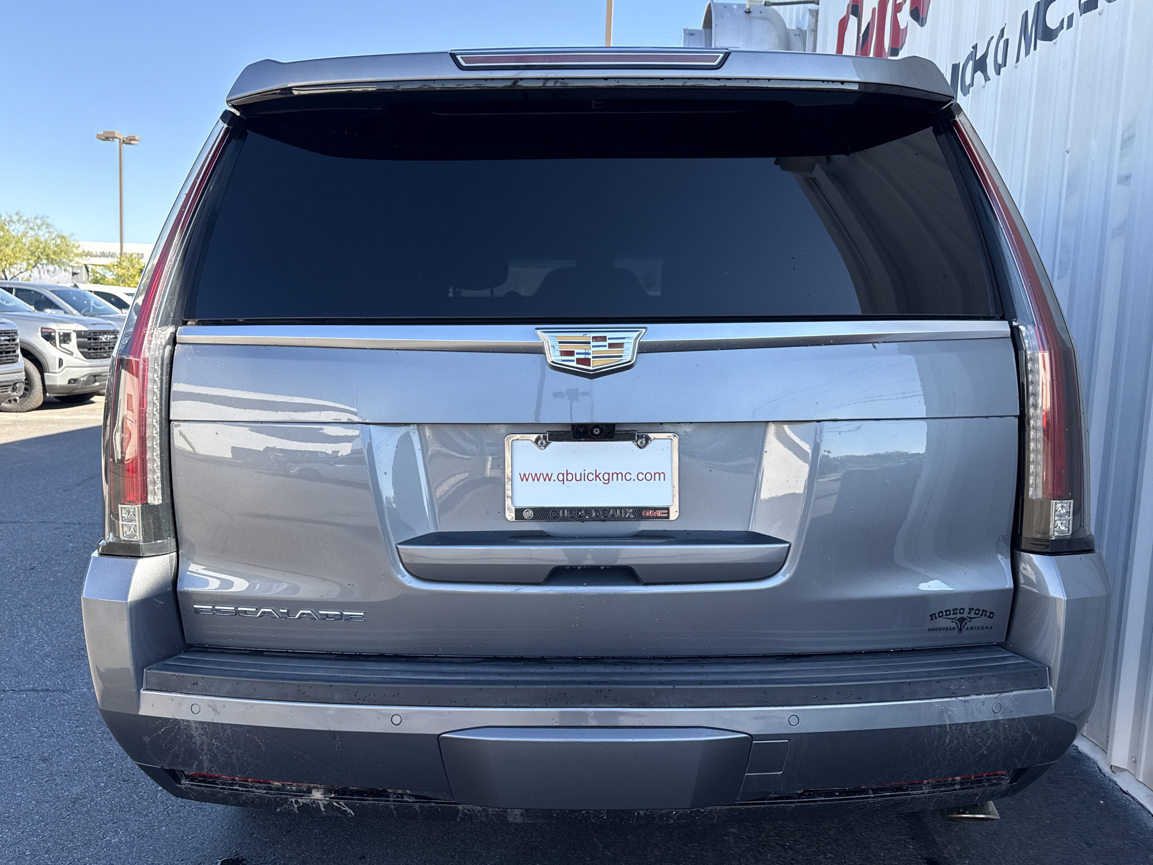 Used 2018 Cadillac Escalade Luxury w/ LPO, Radiant Package image 9