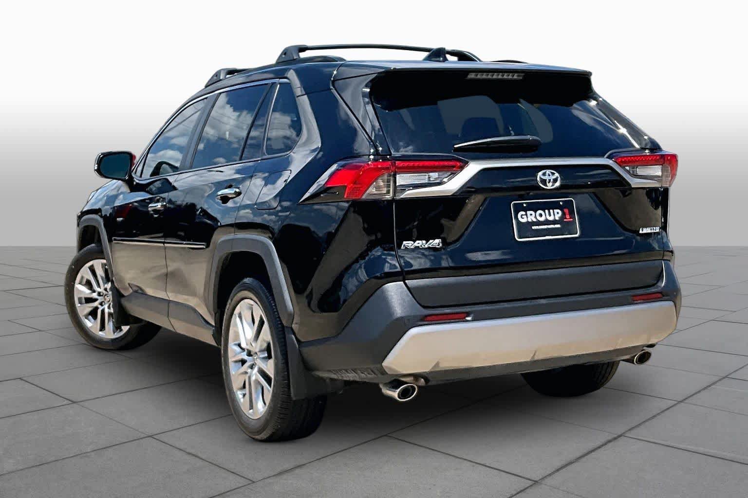 Used 2024 Toyota RAV4 Limited FWD image 12