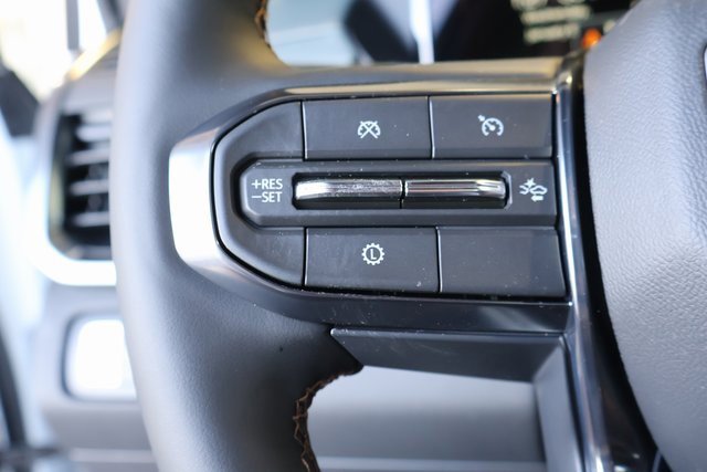 New 2025 GMC Acadia AT4 w/ Luxury Package image 26