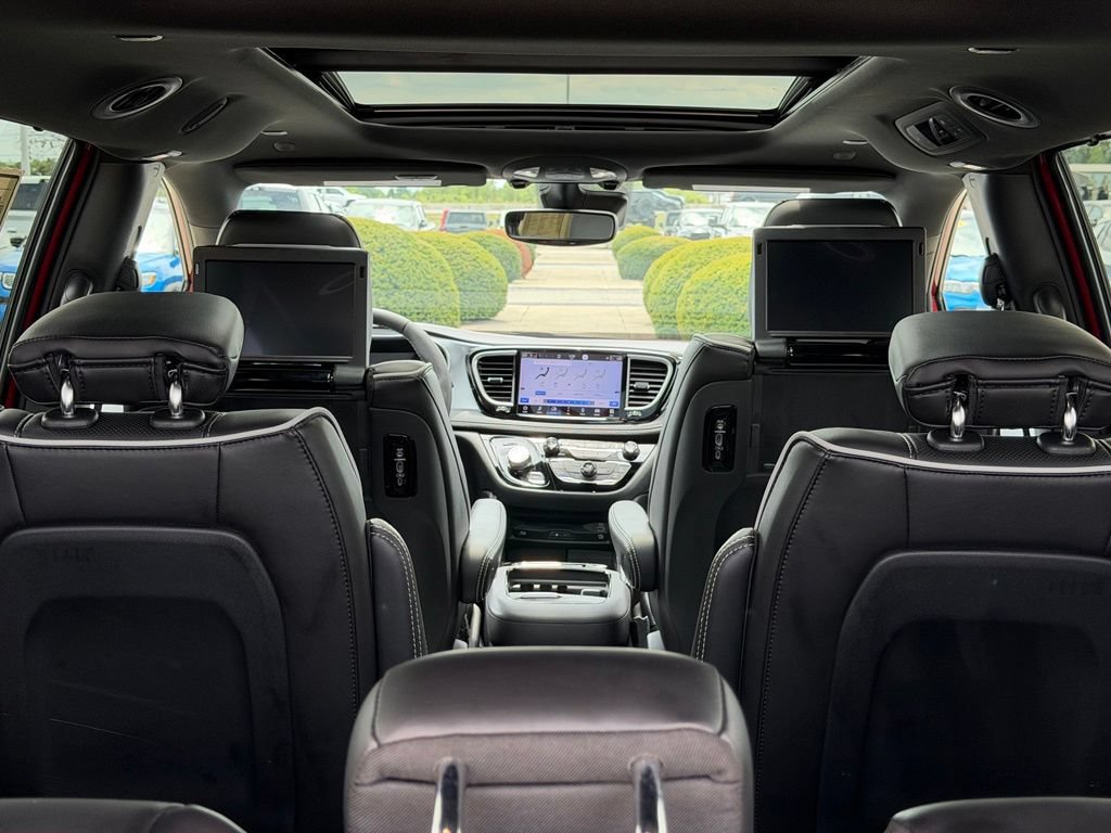 Used 2025 Chrysler Pacifica Limited w/ Uconnect Theater Family Group AWD/4WD image 38