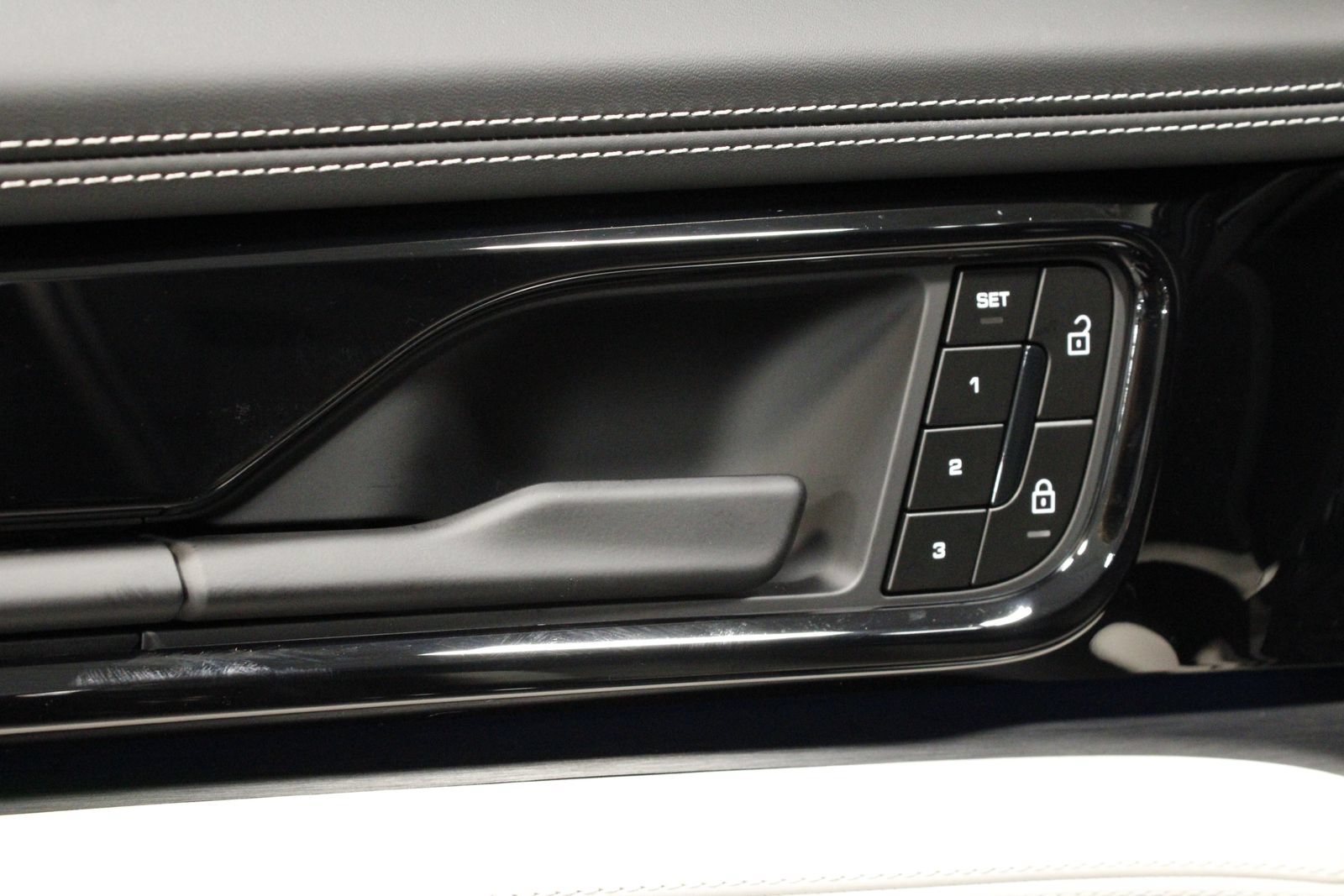 New 2026 Porsche Panamera 4 AWD/4WD image 30