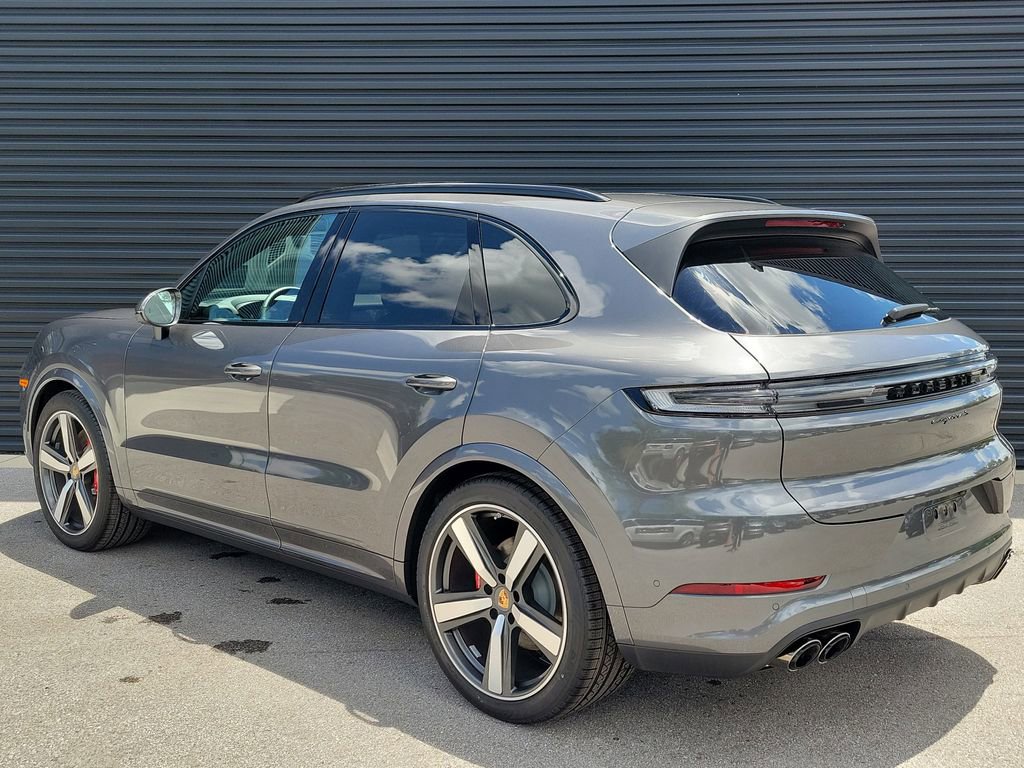 New 2025 Porsche Cayenne S image 3