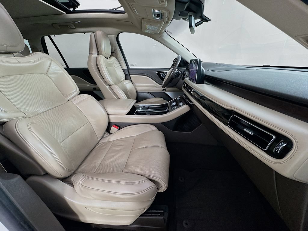 Used 2020 Lincoln Aviator Grand Touring w/ Equipment Group 301A AWD/4WD image 39