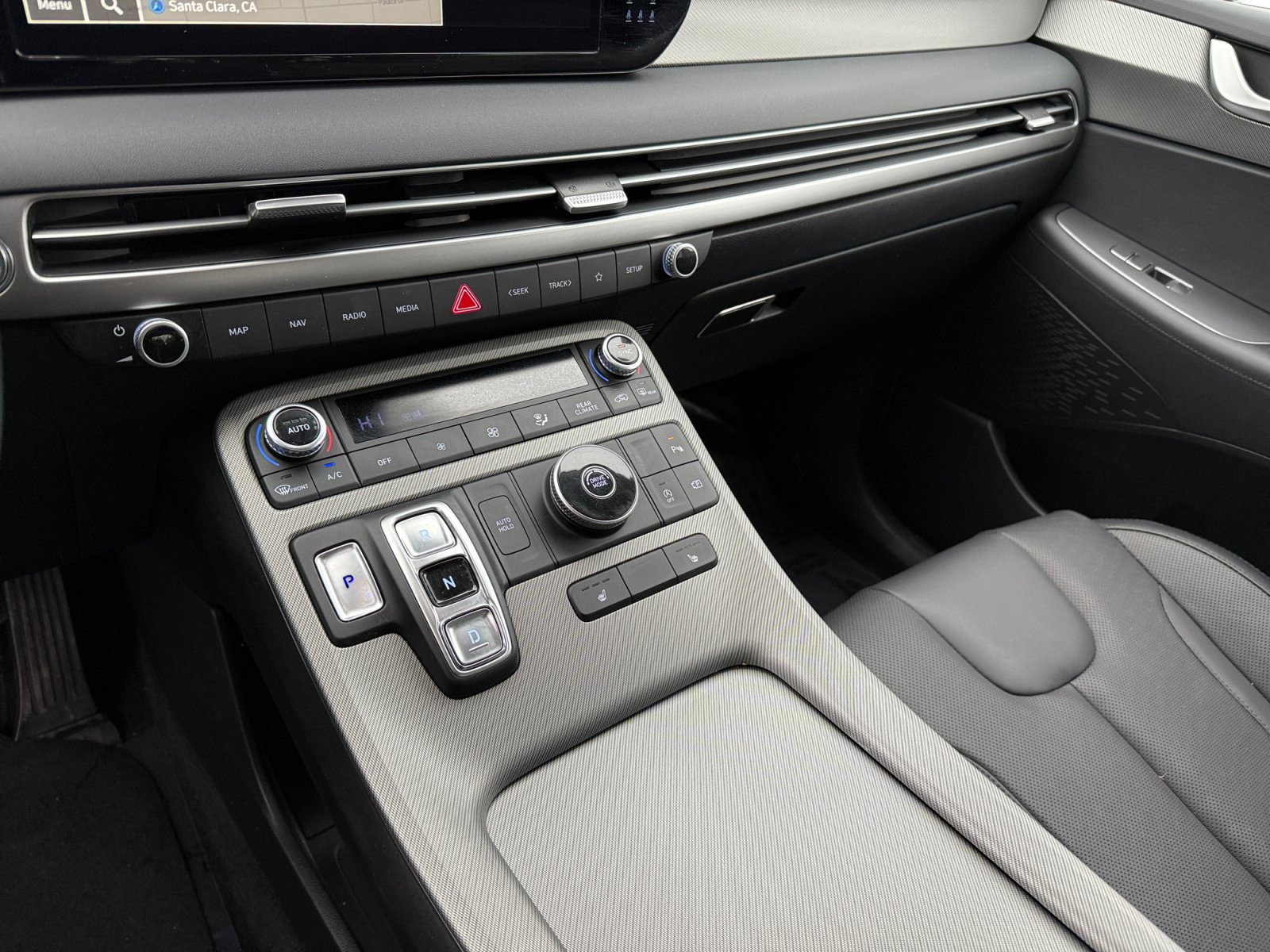 Certified 2024 Hyundai Palisade SEL FWD image 13