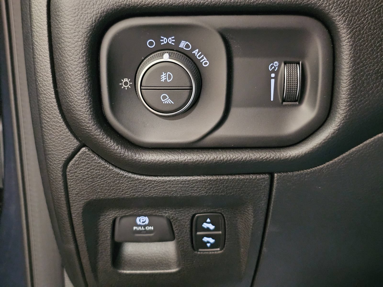 New 2026 RAM 1500 Big Horn AWD/4WD image 15