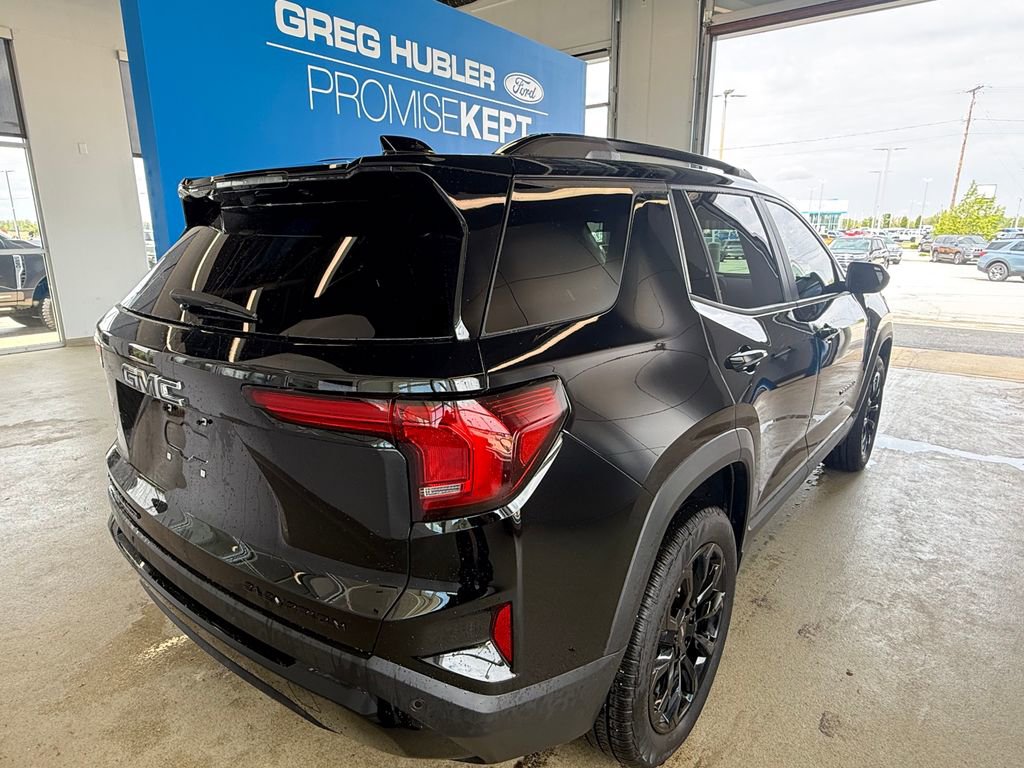 Used 2026 GMC Terrain Elevation w/ Elevation Premium Package AWD/4WD image 2