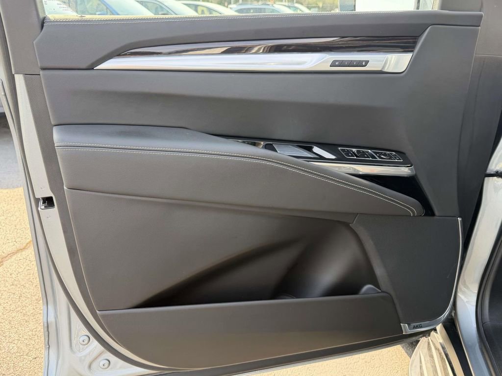 Certified 2025 Cadillac Escalade ESV Premium Luxury image 16