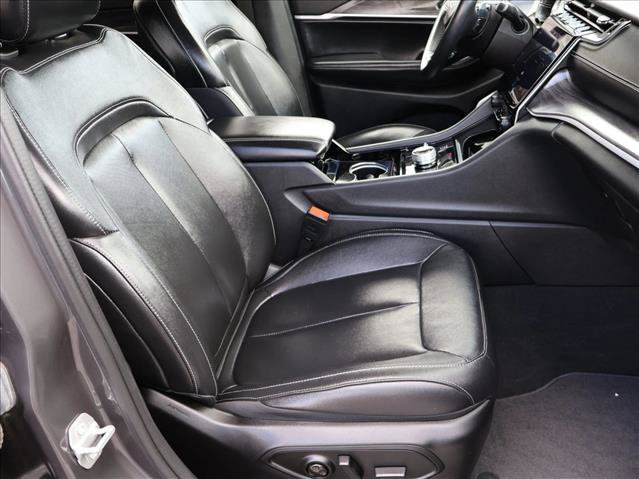 Used 2022 Jeep Grand Cherokee L Limited AWD/4WD image 28