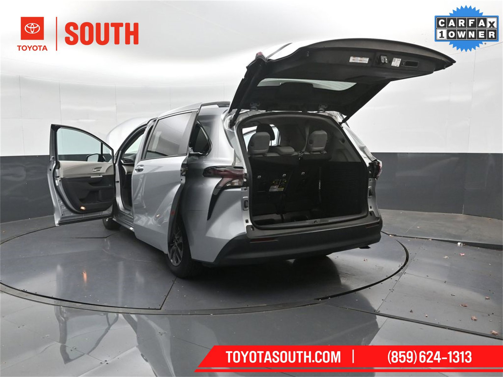 Used 2024 Toyota Sienna XLE image 49