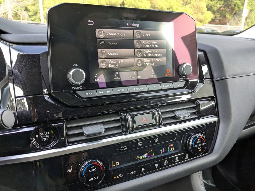 New 2025 Nissan Pathfinder SV image 19