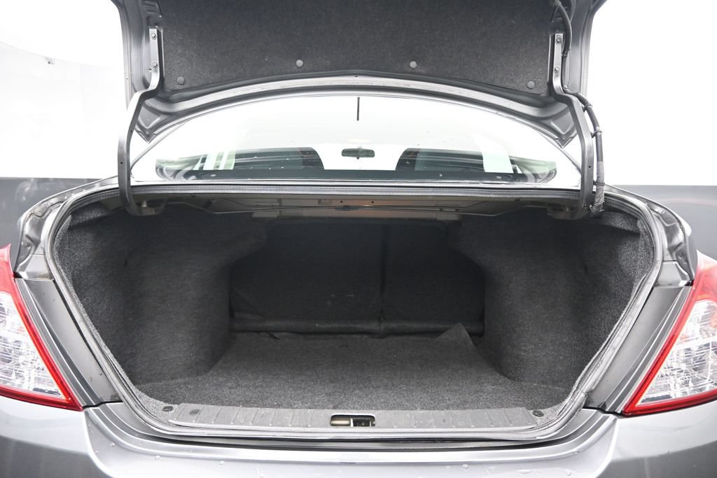 Used 2019 Nissan Versa SV FWD image 28