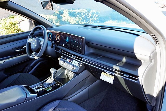 New 2025 Hyundai Santa Cruz SE image 11