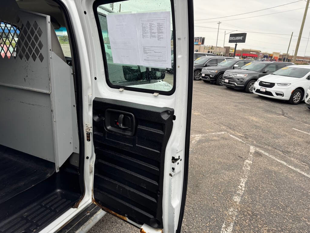 Used 2015 GMC Savana 2500 RWD image 40