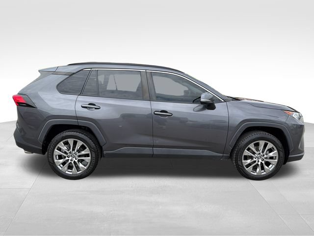 Used 2020 Toyota RAV4 XLE Premium FWD image 8