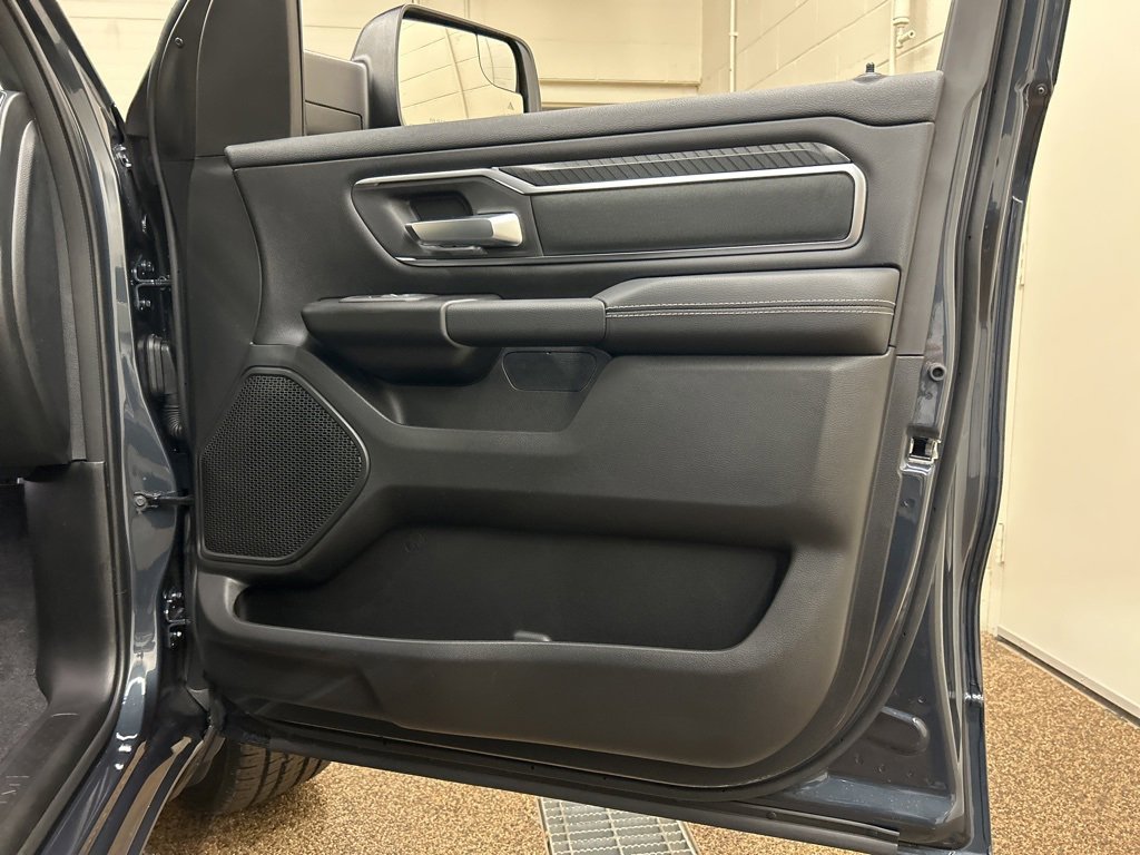 New 2026 RAM 1500 4x4 Crew Cab image 16