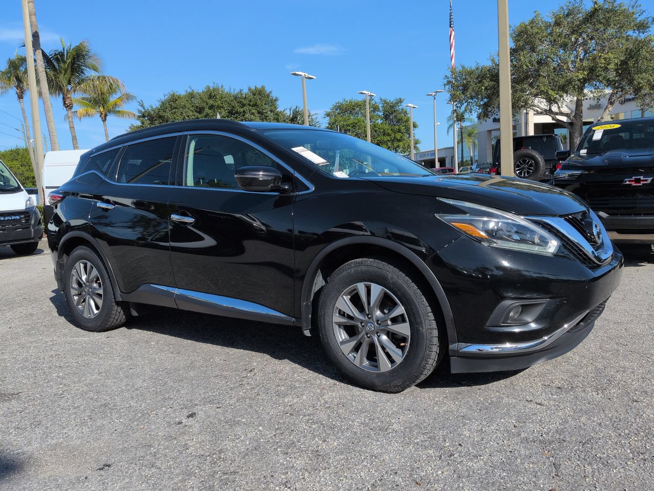 Used 2018 Nissan Murano SV AWD/4WD image 2