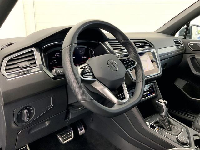 Certified 2022 Volkswagen Tiguan SEL R-Line image 14