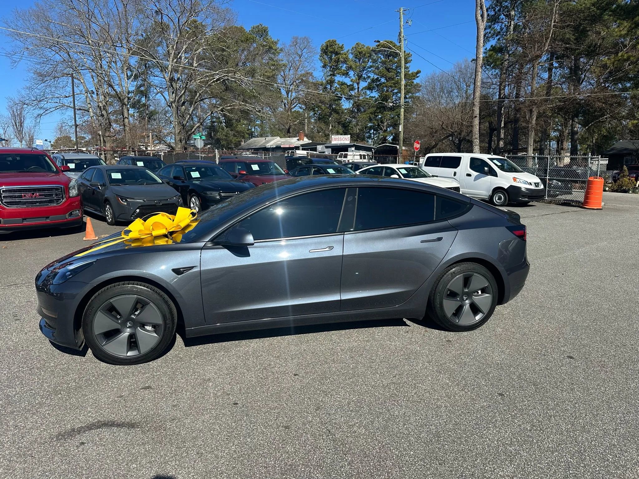 Used 2023 Tesla Model 3 Standard Range RWD image 3