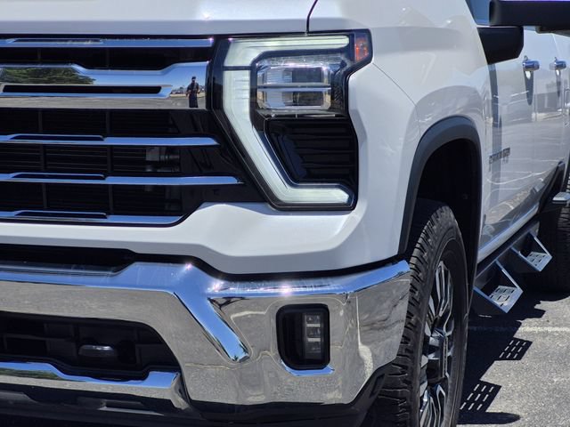 Used 2024 Chevrolet Silverado 2500 LTZ AWD/4WD image 5