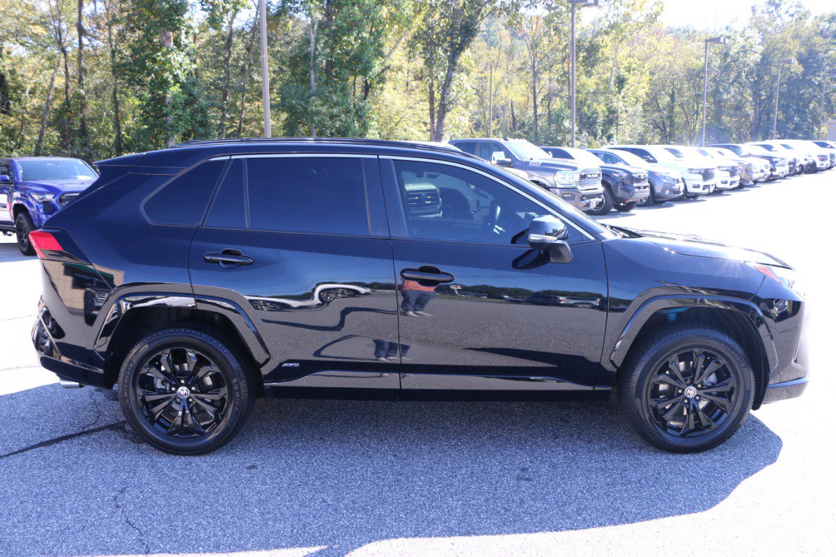 Used 2022 Toyota RAV4 SE AWD/4WD image 9