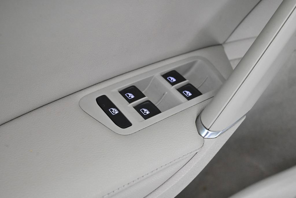 Used 2019 Volkswagen Golf Alltrack SE image 23