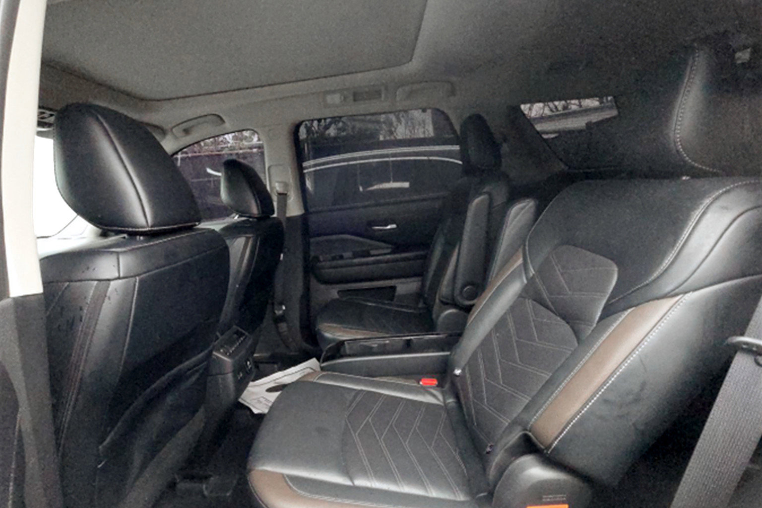 Used 2023 Nissan Pathfinder Platinum image 6