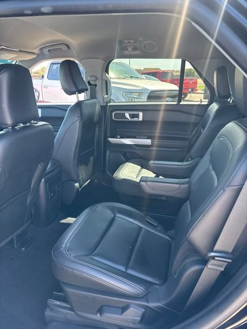 Used 2023 Ford Explorer XLT w/ Equipment Group 202A RWD image 11