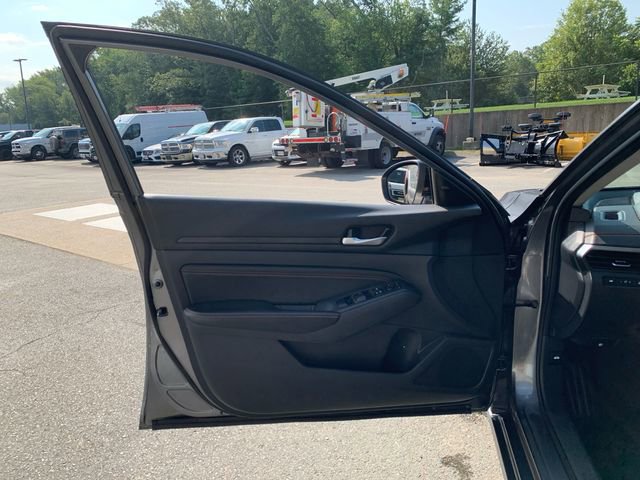 Used 2022 Nissan Altima 2.5 SR image 16