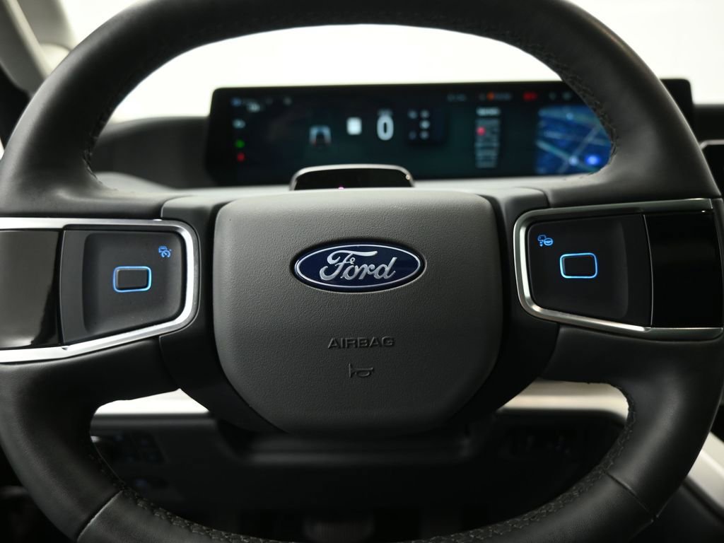 Certified 2025 Ford Expedition Active AWD/4WD image 12
