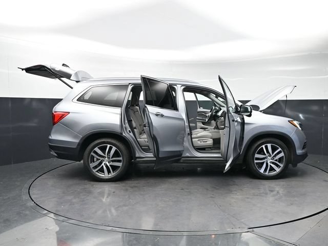 Used 2018 Honda Pilot Touring image 36