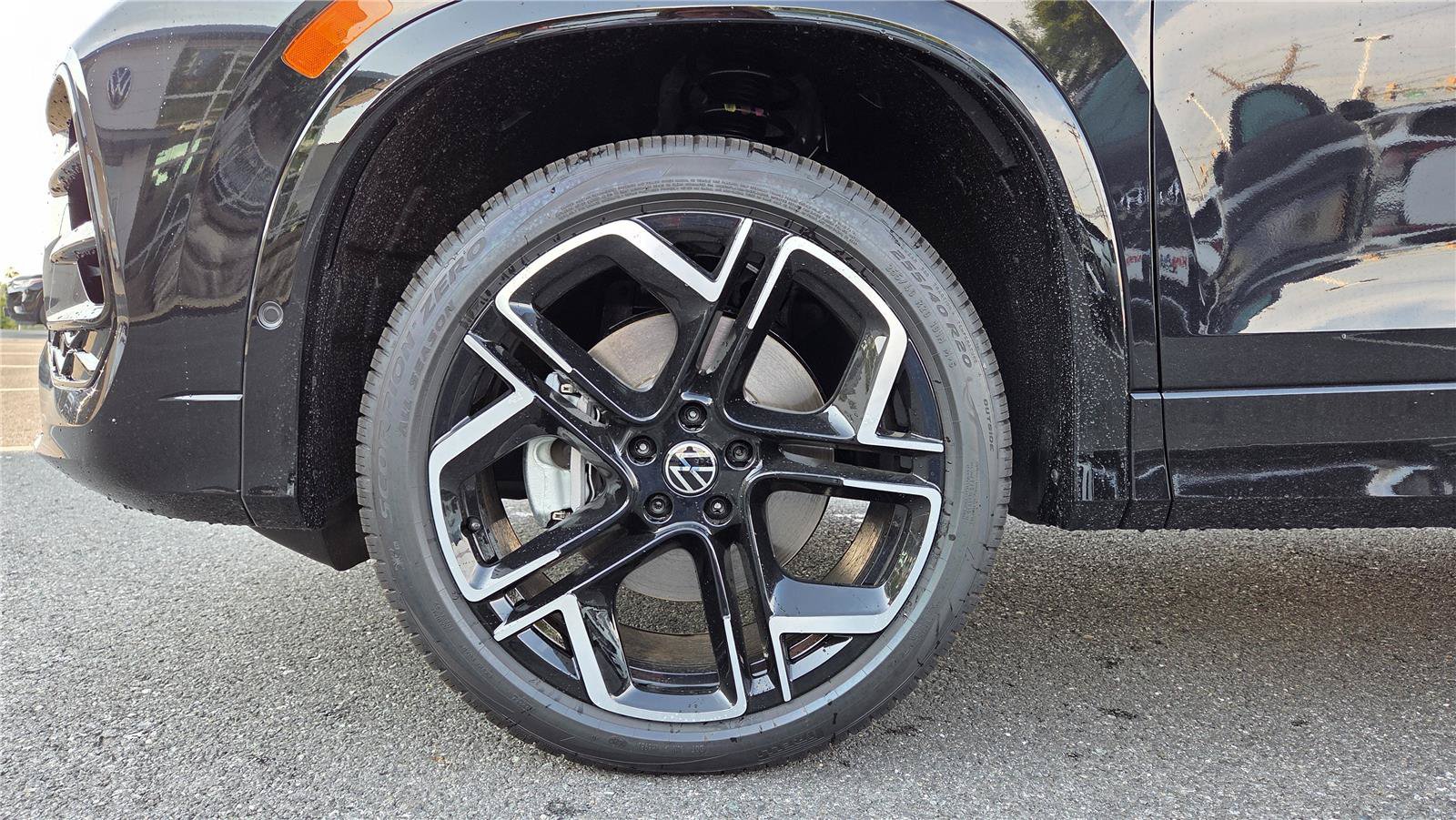 New 2026 Volkswagen Tiguan SEL R-Line AWD/4WD image 10