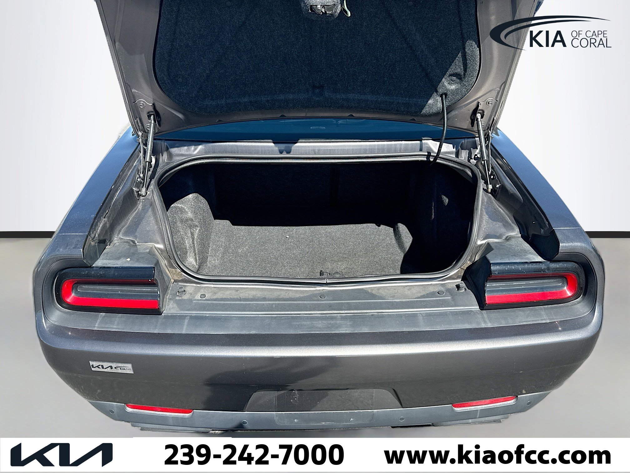 Used 2015 Dodge Challenger R/T Scat Pack w/ Leather Interior Group image 9