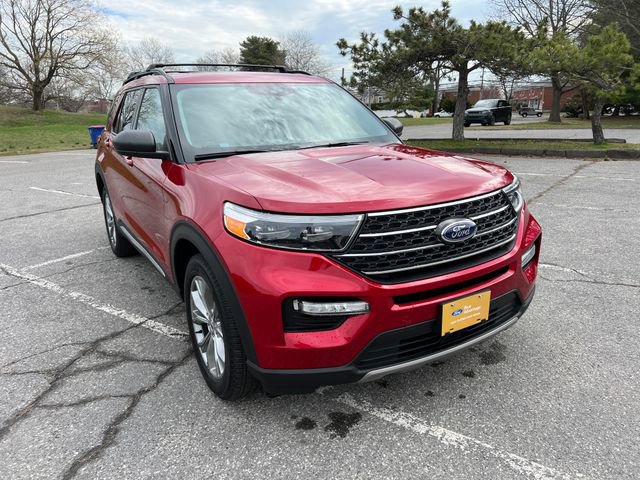 Used 2023 Ford Explorer XLT w/ Equipment Group 202A image 2