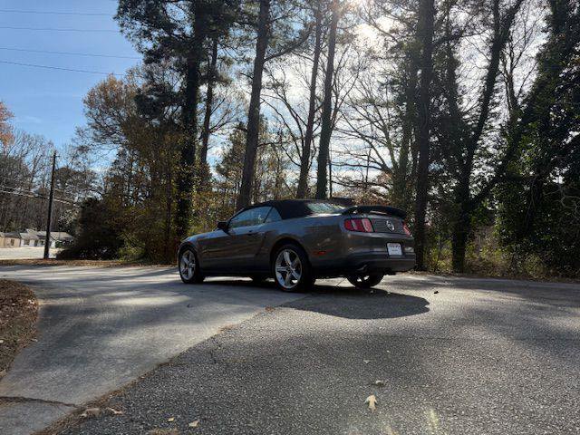Used 2010 Ford Mustang GT image 22